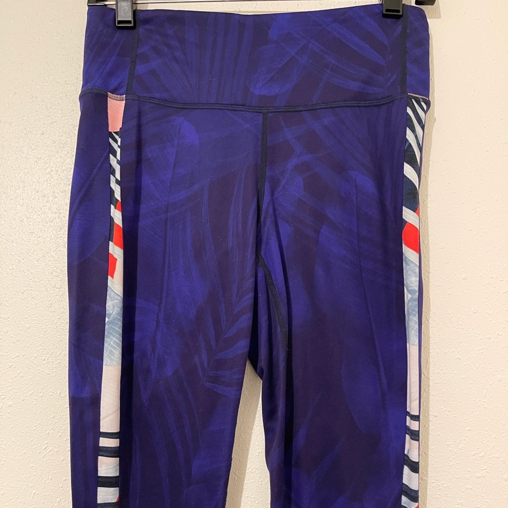 Athleta Athletic Workout Leggings Womens Size Small RN 54023 Buttery Soft Purple